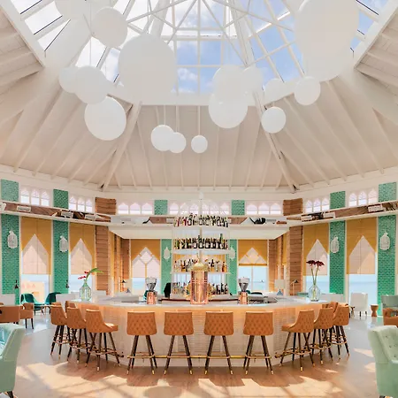 Отель H10 Playa Esmeralda - Adults Only Коста Калма